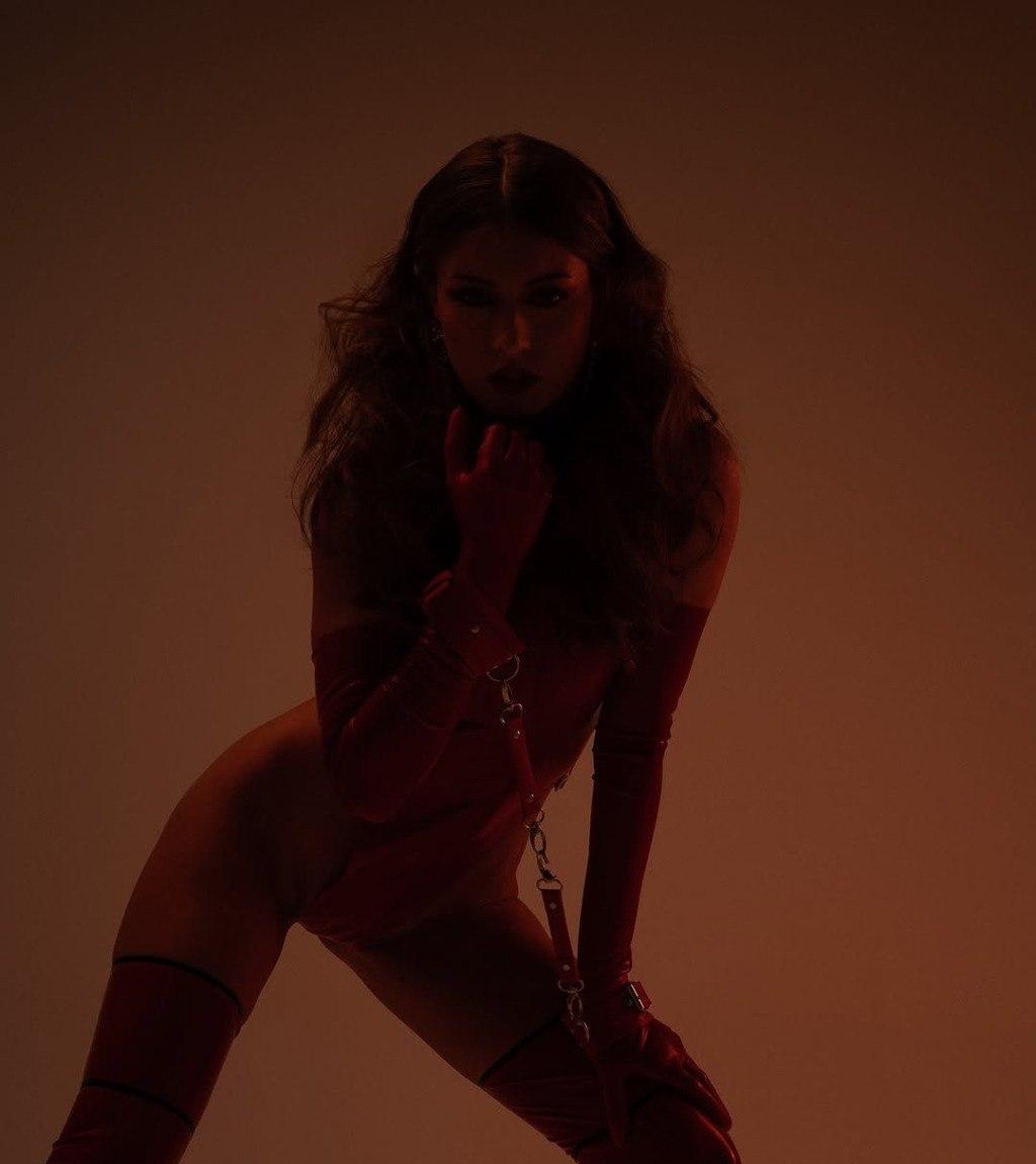 Катя привлекальеная девушка из Лениногорск цена от 6000 руб